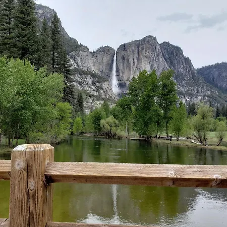 Yosemite Foothill Retreat-3